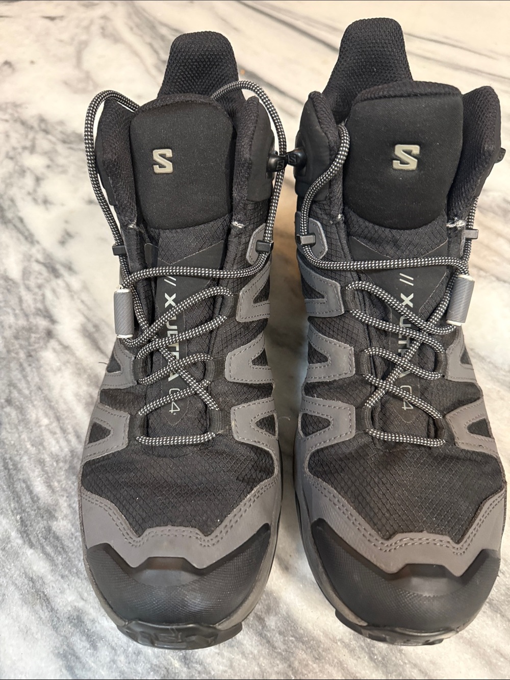 Salomon Men's Black and Gray Trail Running Shoes